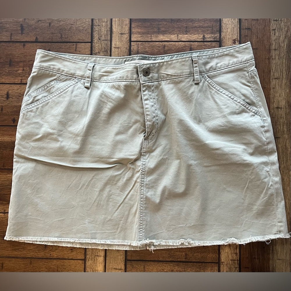 Gap mini skirt with distressed hem, sage green color, size 20.
